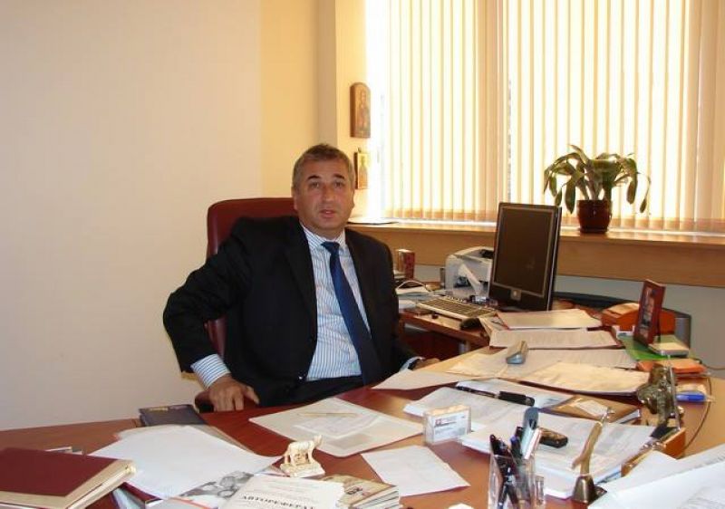 Проф. Петко Чобанов, Президент на БСУ: 25-те години в университета са най-смислените в живота ми - E-Burgas.com